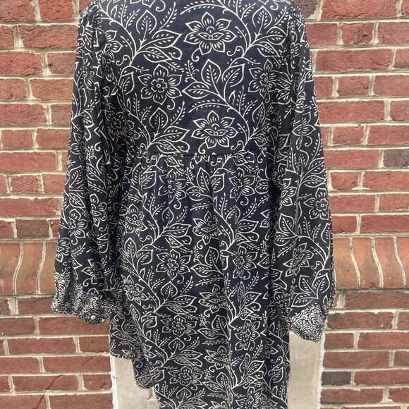 Maison Hotel - Claudia Dress - Picture 3 of 4